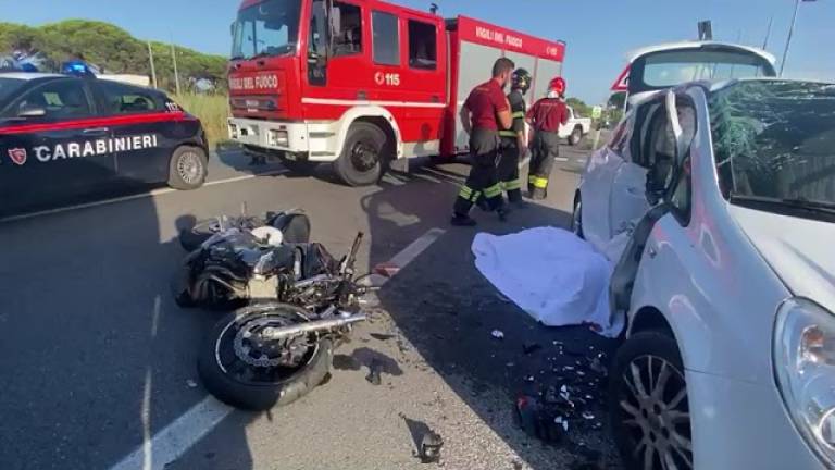 Incidente a Cesenatico: 32enne morto sull'Adriatica nell'impatto tra la sua moto ed una vettura - VIDEO