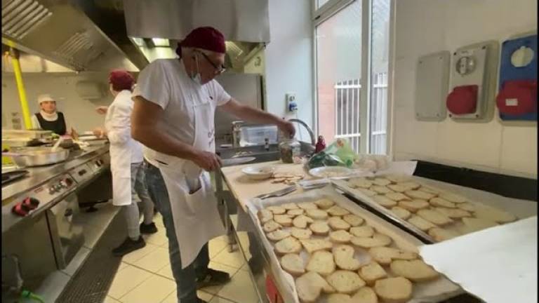 Aggiungi un posto a tavola: a Cesena inaugura Cucine popolari VIDEO GALLERY