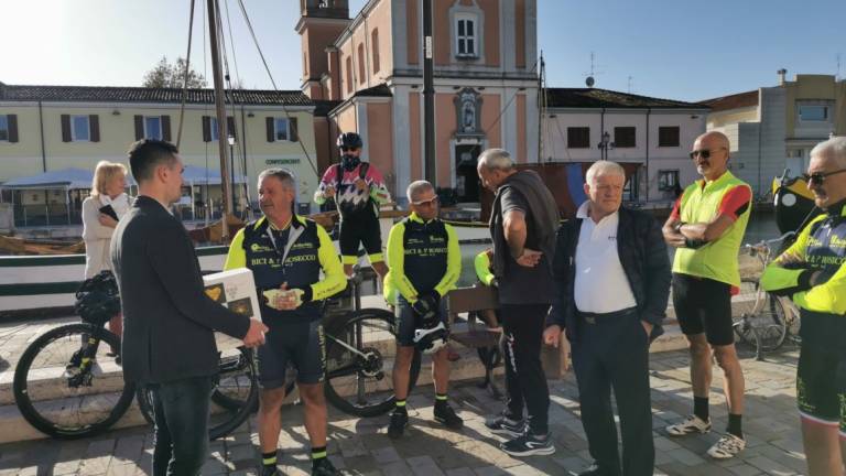 Dal Veneto fino alla Puglia in bici per beneficenza: tappa a Cesenatico