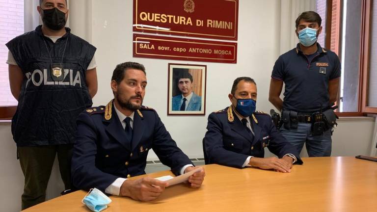 Rimini. Catturato il bandito armato che rapina i negozi del centro