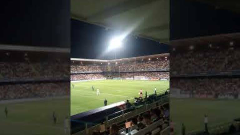 Calcio, il Manuzzi canta Romagna mia in Francia-Inghilterra - VIDEO