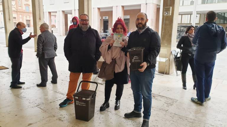 Lugo, protesta e firme contro il nuovo sistema di raccolta dei rifiuti