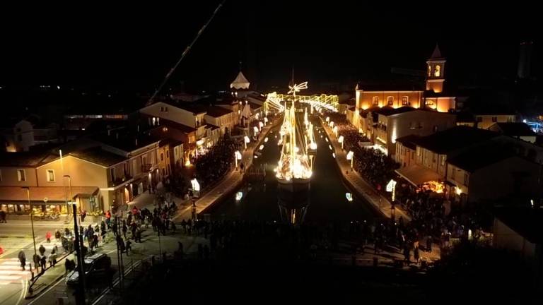 Cesenatico, “questo è il momento più complicato per un sindaco...” ma alla fine del conto alla rovescia il presepe si accende VIDEO GALLERY