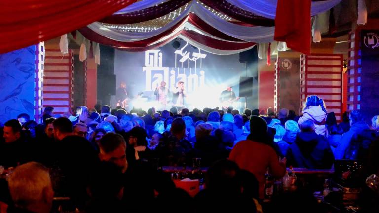 Non solo Natale Zero pare a Capodanno, la festa si moltiplica in piazza (foto mmph)