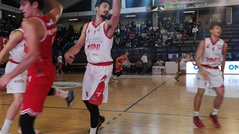 Basket B, Rimini si prende il derby contro Imola 71-88 / VIDEO