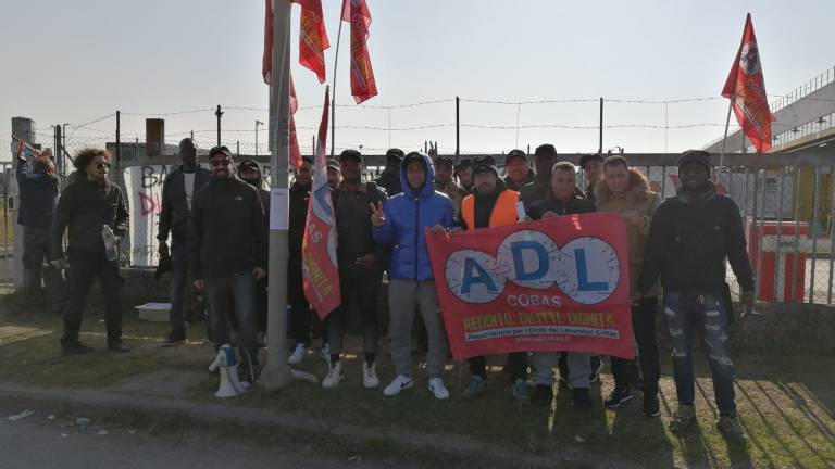 Forlì, infortunio sul lavoro: Adl Cobas indice 24 ore di sciopero al magazzino Coop Alleanza 3.0