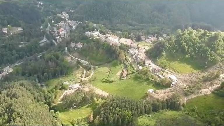 Alluvione, l'elicottero dei Carabinieri tra Portico e Marradi