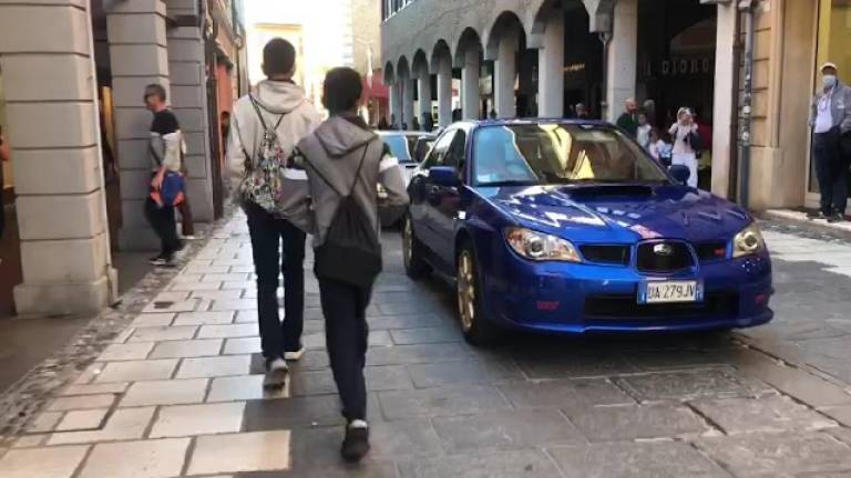 Le super car hanno invaso il centro di Cesena - VIDEO