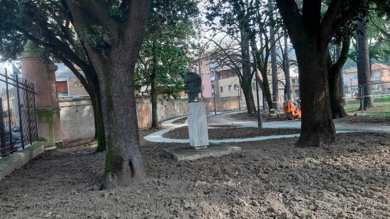 Cesena, giardino Alzheimer: partiti i lavori, raccolta fondi per riempirlo di fiori e piante