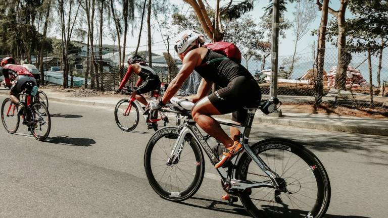 Non è garantita la sicurezza di chi va in bici: il triathlon Challenge Riccione alza bandiera bianca