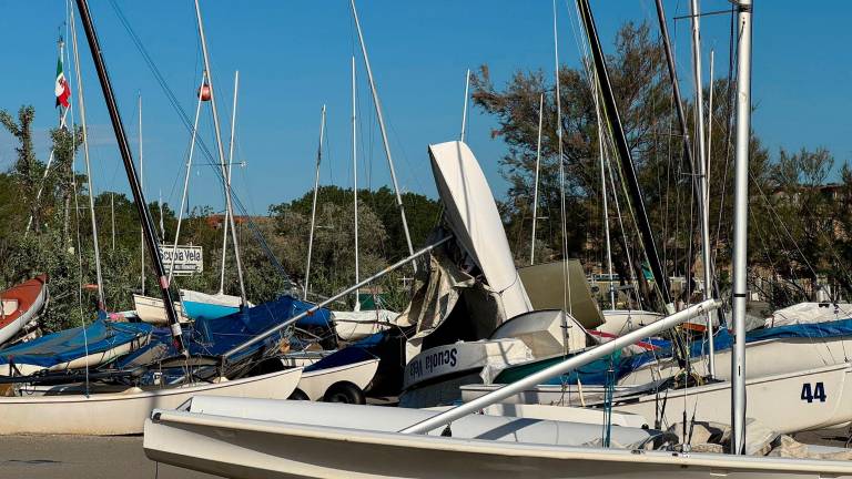 Cesenatico, il forte vento della notte ha lasciato il segno - Gallery