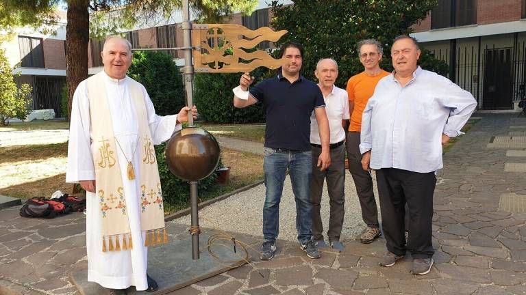 Una nuova croce per il campanile del Tempio Malatestiano di Rimini