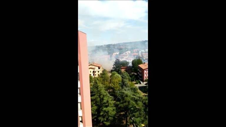 Imola, fiamme nel quartiere Pedagna VIDEO e GALLERY