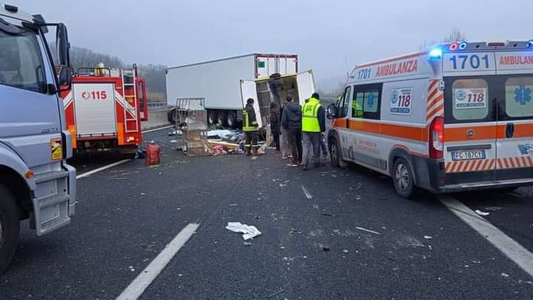 Cattolica. Schianto in autostrada, muoiono due volontari dell'Enpa