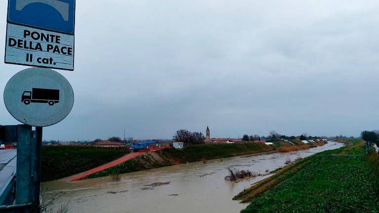 Maltempo in Romagna, il fiume Lamone fa paura: a Bagnacavallo disposte evacuazioni