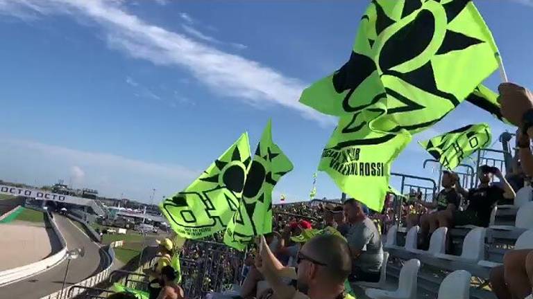 La grande festa dei tifosi sulle tribune del Misano World Circuit / VIDEO