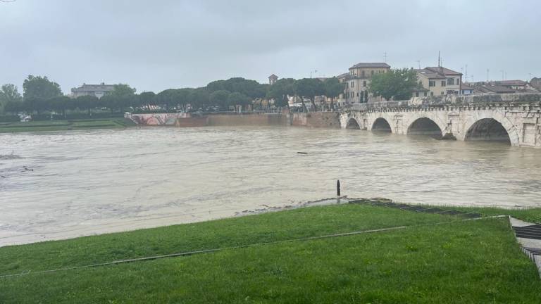 Maltempo a Rimini, sei sottopassi chiusi e interdetti accessi al parco Marecchia e Ausa, mare in burrasca VIDEO GALLERY