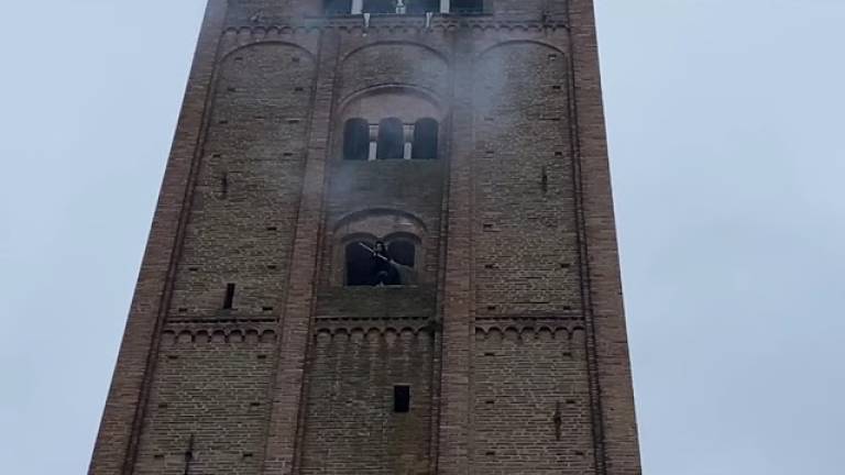 Forlì, la discesa della Befana