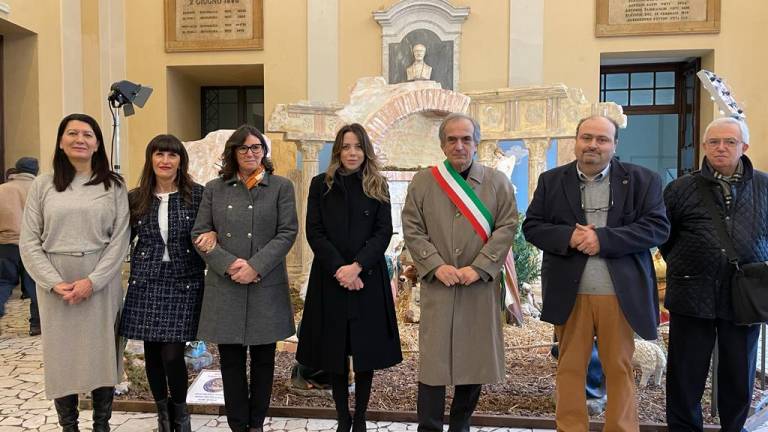 Forlì, inaugurato il presepe in municipio