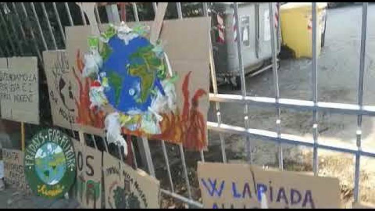Fridays for future, lo sciopero per il clima a Rimini - VIDEO