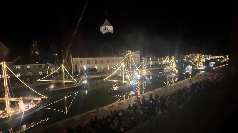 Cesenatico, “questo è il momento più complicato per un sindaco...” ma alla fine del conto alla rovescia il presepe si accende VIDEO GALLERY