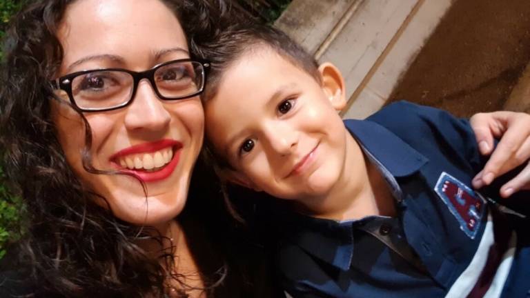 Madre e figlio di 7 anni scrivono insieme un libro di fiabe