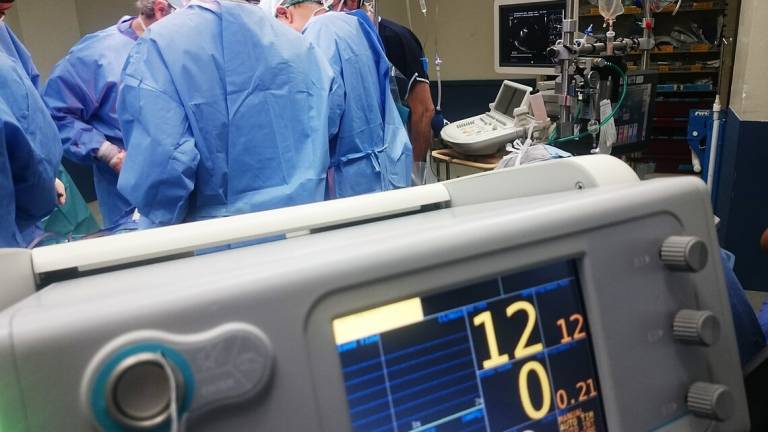 Cotignola, operato per un'ernia cervicale muore a 56 anni: indagati due medici