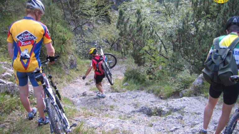 Brutta caduta in bici al Cimone: recuperato dal Soccorso alpino