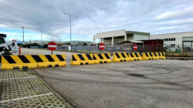 Riccione mette il freno alle gare clandestine in moto: new jersey sul rettilineo della zona artigianale