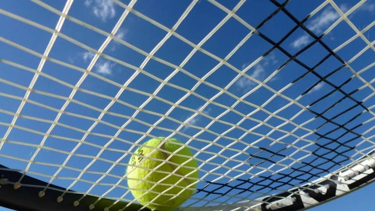 Tennis, avanza il maxi-torneo giovanile del Villa Carpena