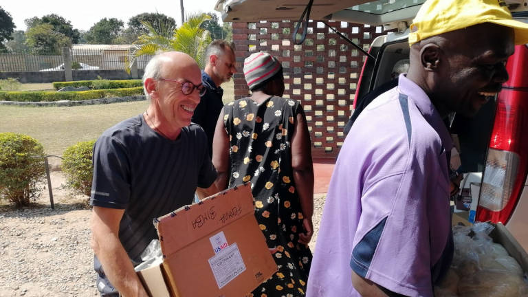 Quattro volontari riminesi fanno le ferie in Zambia per portare aiuti