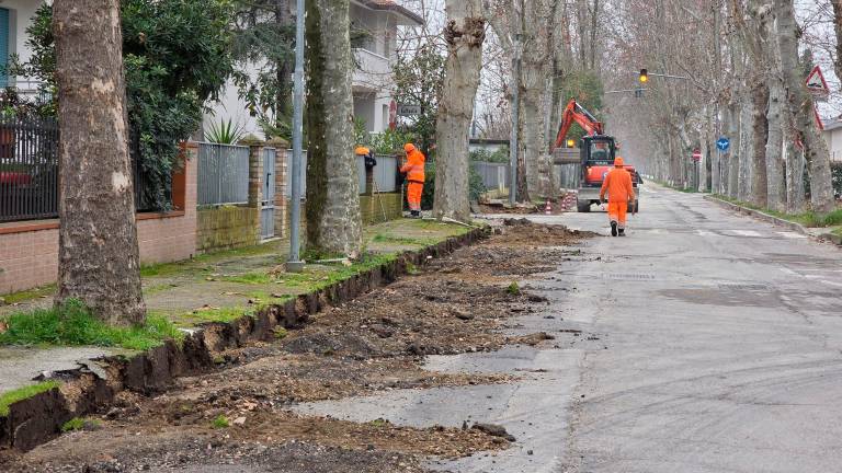 Riccione, nuovi marciapiedi nel quartiere Abissinia