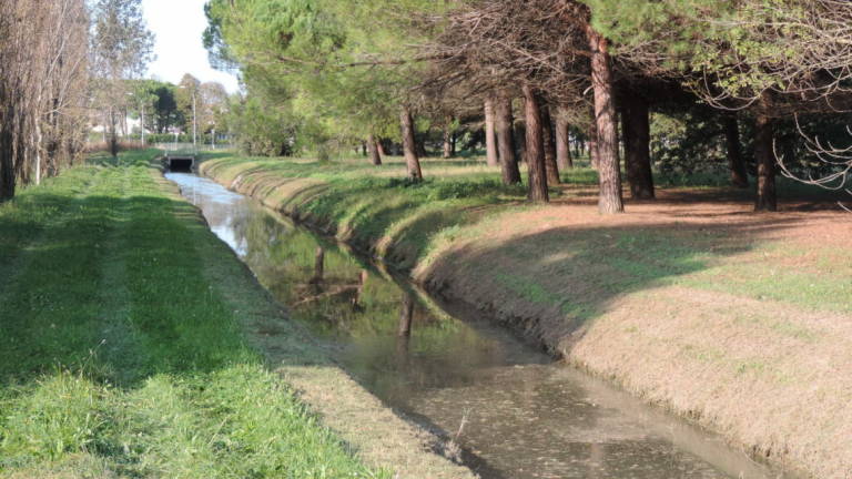 Bellaria, via alla manutenzione del canale del Parco del Gelso