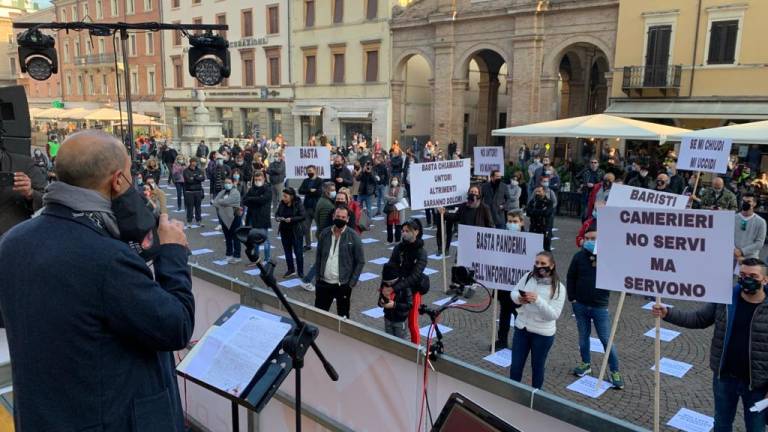 Dpcm, la protesta degli imprenditori di Rimini FOTO E VIDEO