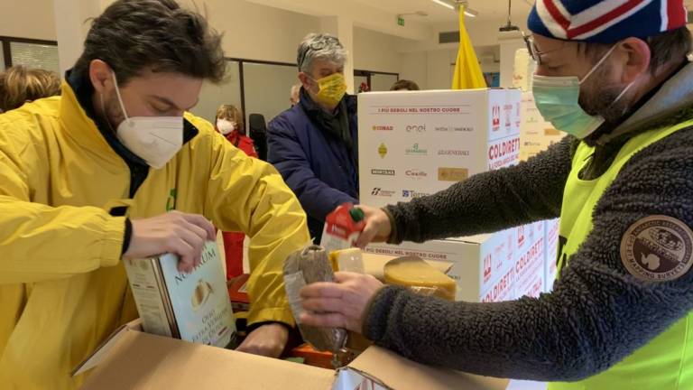 Cesena: pacchi alimentari solidali consegnati a 4 associazioni