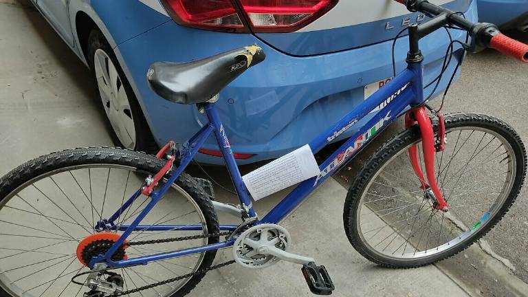 Forlì, nello stabile occupato abusivamente anche bici rubate