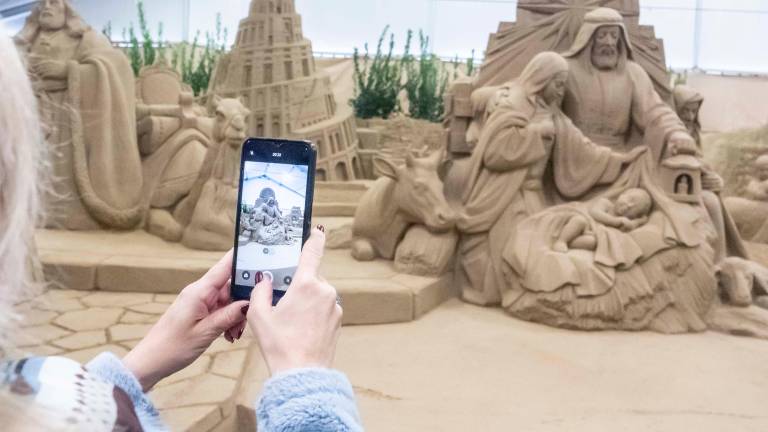 Il presepe di sabbia di piazzale Boscovich