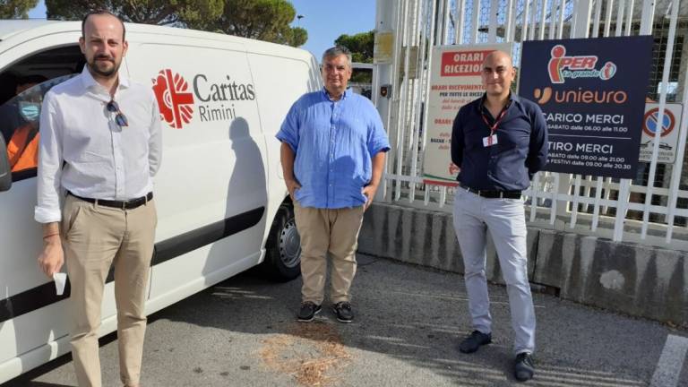 Savignano, le eccedenze alimentari dell'Iper Rubicone a sostegno della Caritas di Rimini