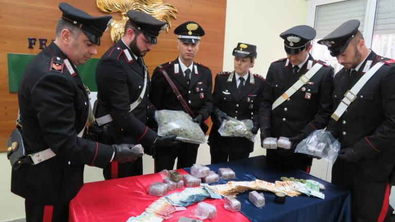 Castel Bolognese, arrestato con 7,5 kg di droga e 20mila euro