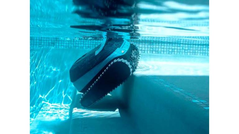 Robot per piscina: comfort, praticità e meno tempo dedicato alla manutenzione