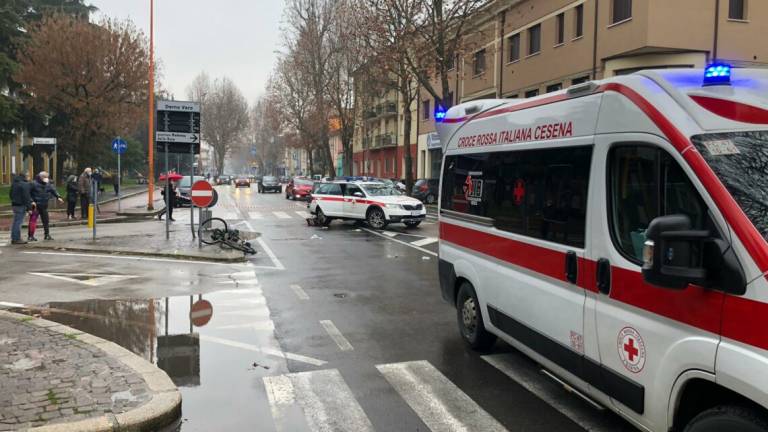 Incidente in viale Oberdan a Cesena: gravissimo un ciclista