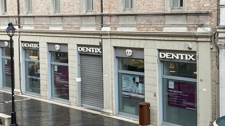 Forlì, Dentix chiude: centinaia di pazienti senza cure già pagate
