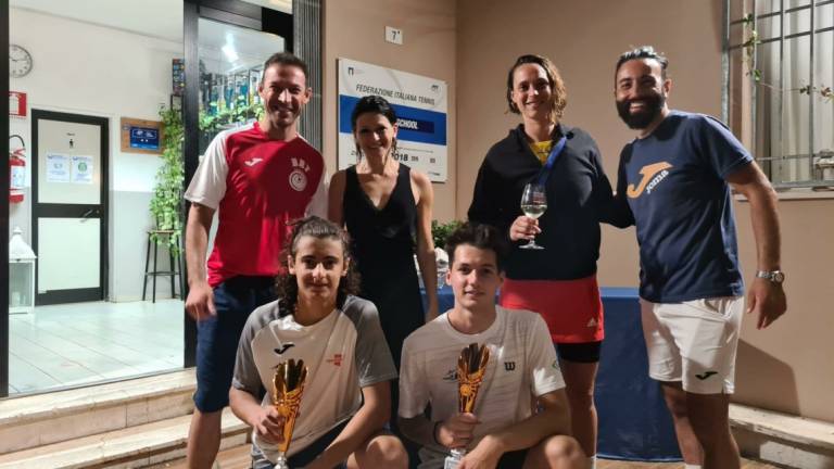 Tennis, Luca De Giovanni e Manila Dall'Agata vincono il trofeo Paolo Ponzi al Ct Bagnacavallo