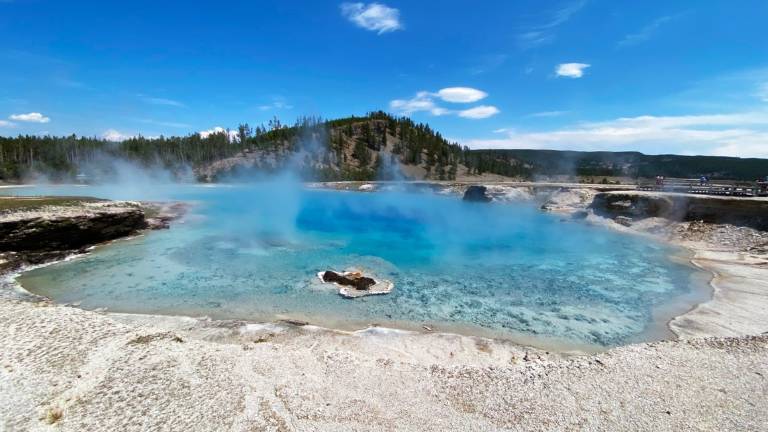 Idratazione profonda: I Benefici dell'Acqua Termale per il tuo Viso