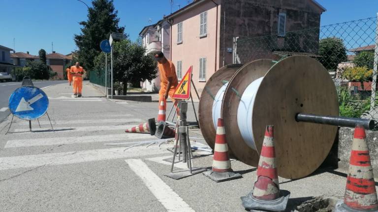 Conselice, lavori per la posa della fibra ottica