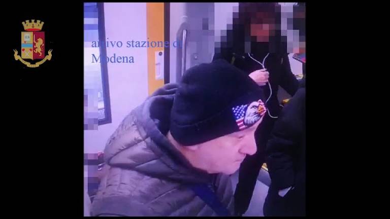 Evade dall'ergastolo per l'omicidio a Cesena e torna a processo - VIDEO