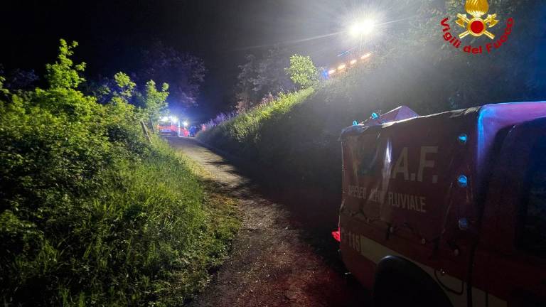 Premilcuore, si ribalta col trattore tagliaerba e precipita in un fosso di 5 metri: 59enne gravissimo