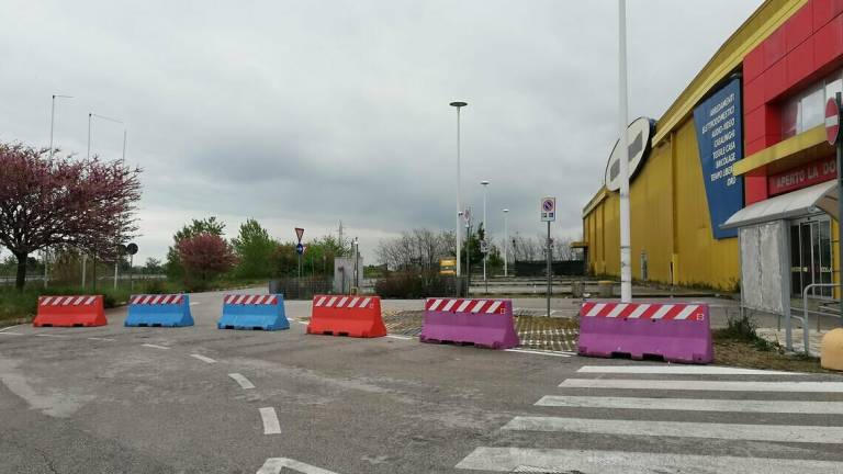 Rimini, barriere per tenere lontani i nomadi