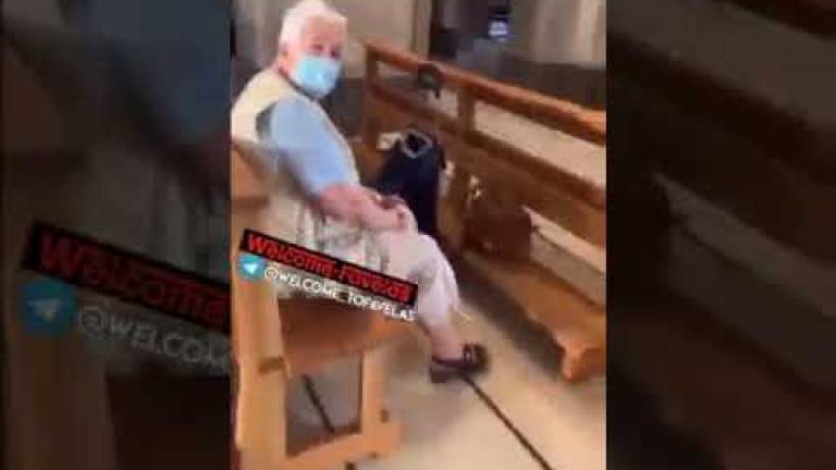 Cattolica, si filma mentre entra in chiesa in scooter: 18enne riminese beccato dai Carabinieri