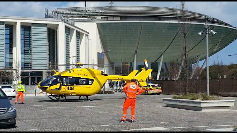 Rimini. Gli crolla addosso un sacco di cemento: schiacciato operaio